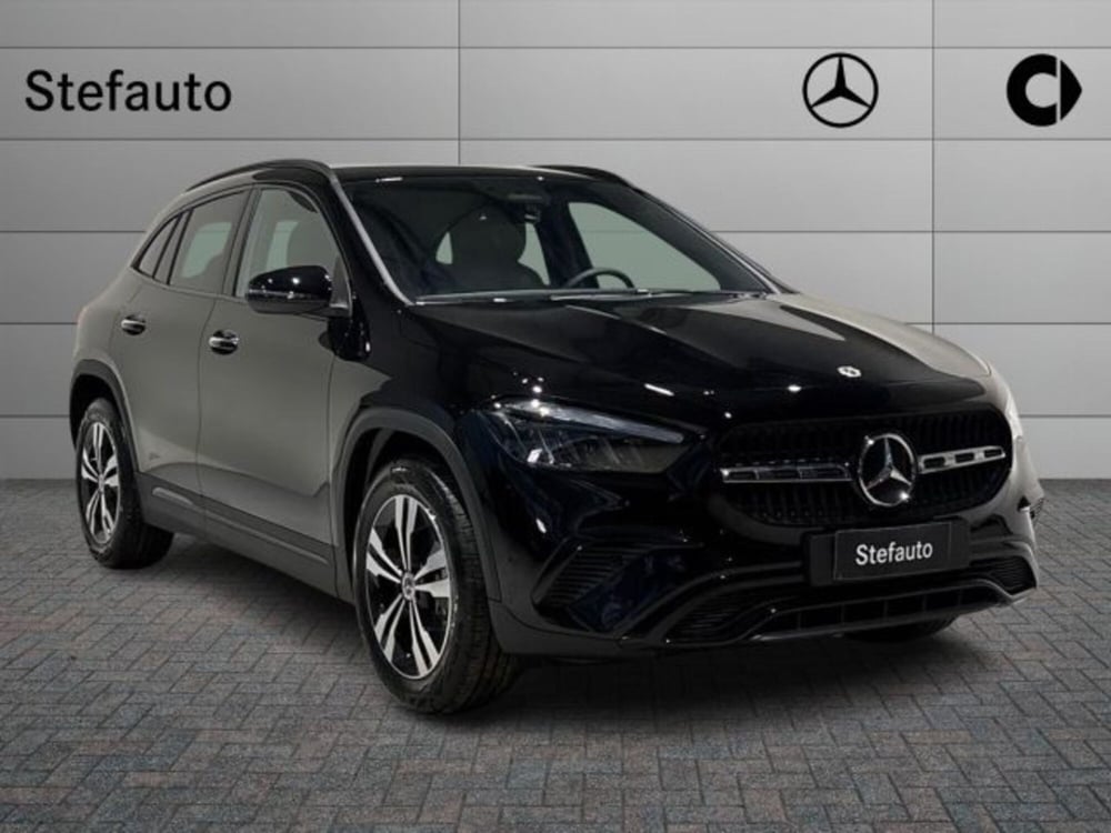 Mercedes-Benz GLA SUV nuova a Bologna