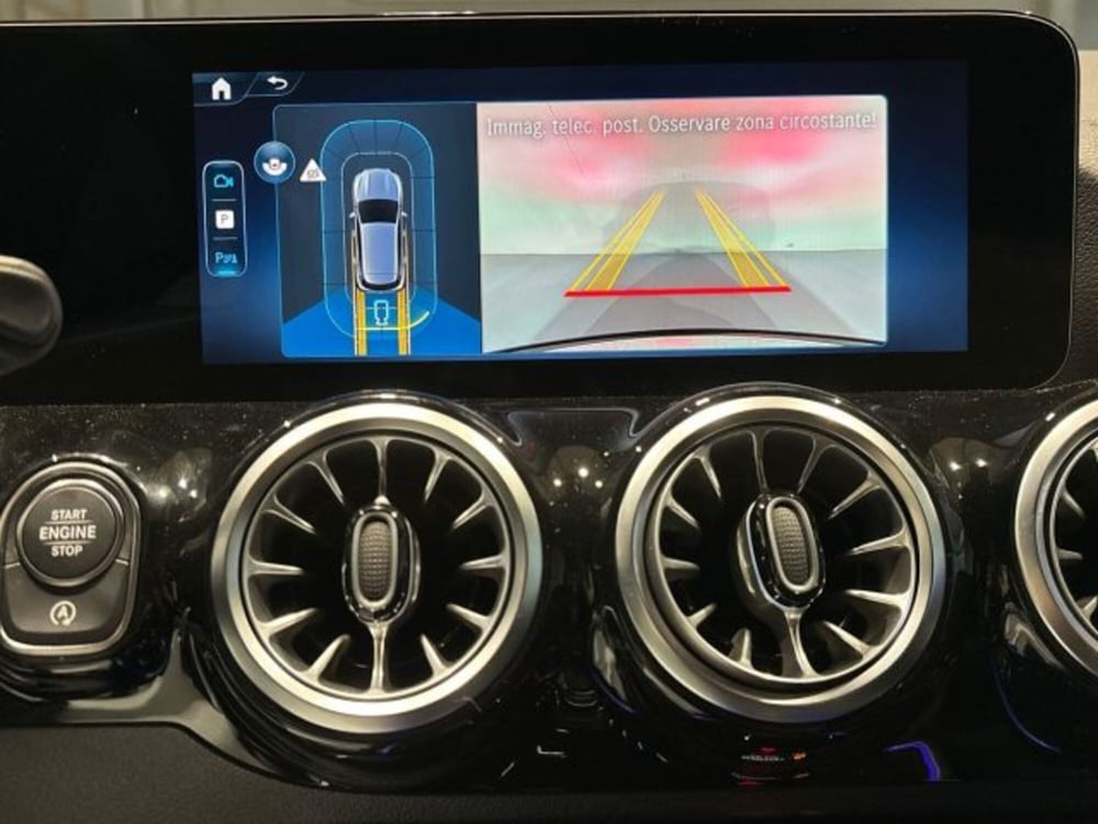 Mercedes-Benz GLA SUV nuova a Bologna (12)