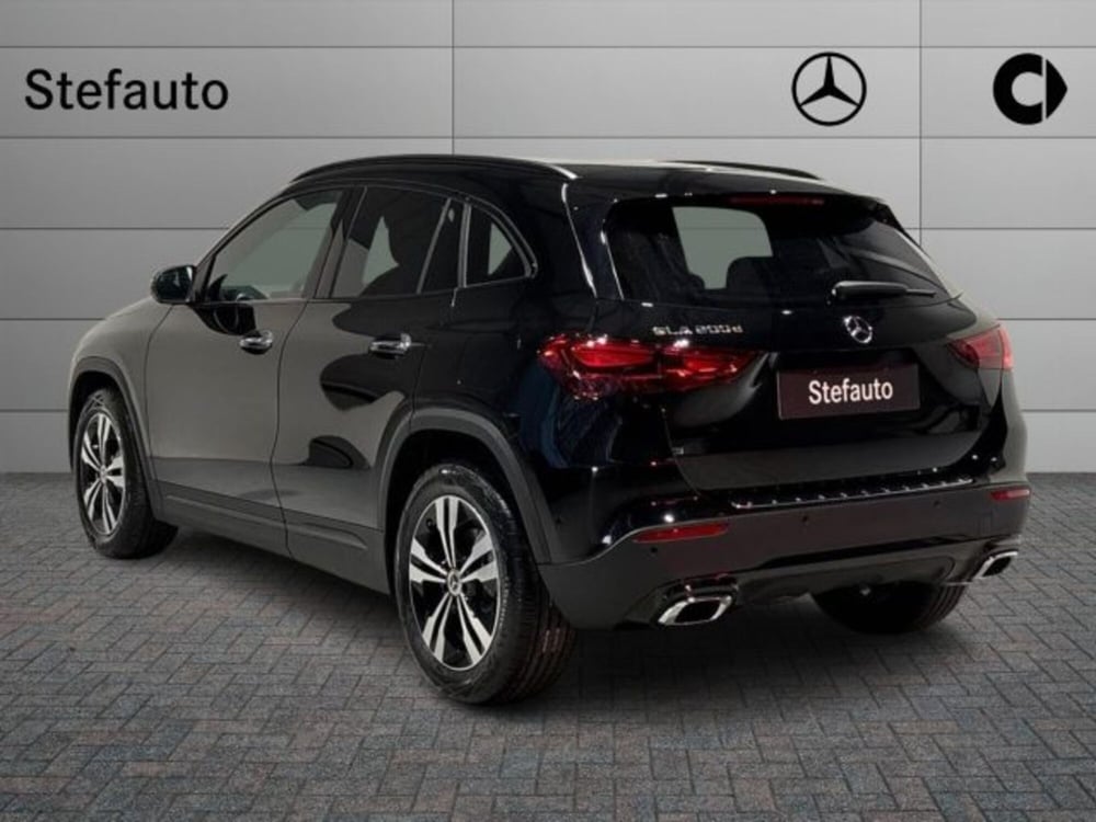 Mercedes-Benz GLA SUV nuova a Bologna (5)