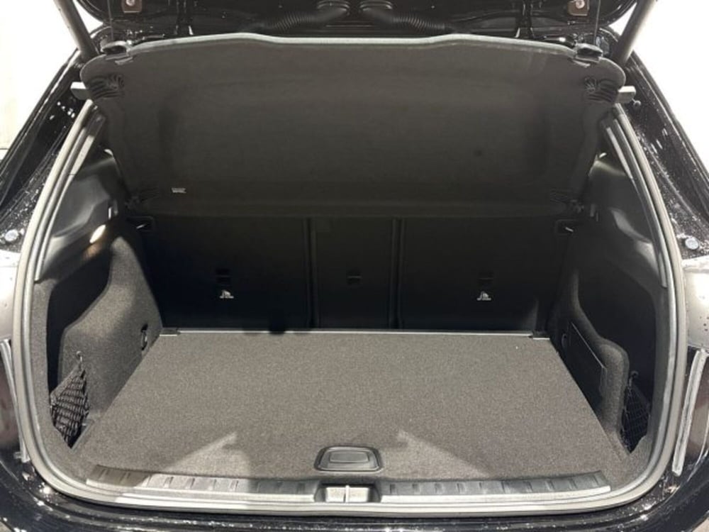 Mercedes-Benz GLA SUV nuova a Bologna (7)