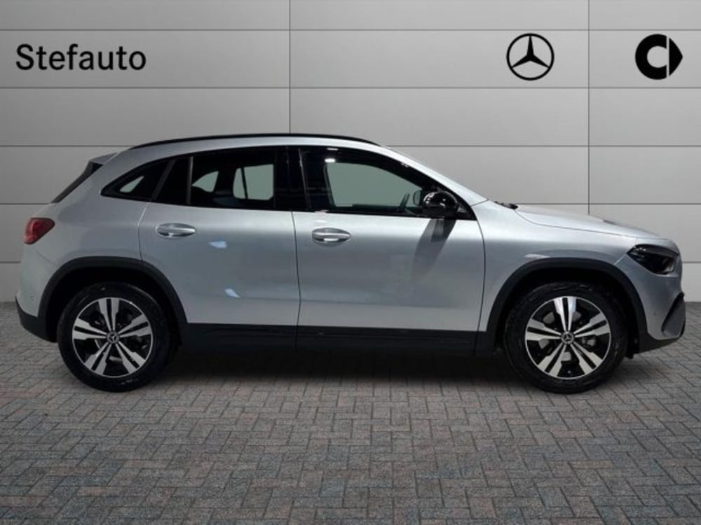 Mercedes-Benz GLA SUV nuova a Bologna (2)