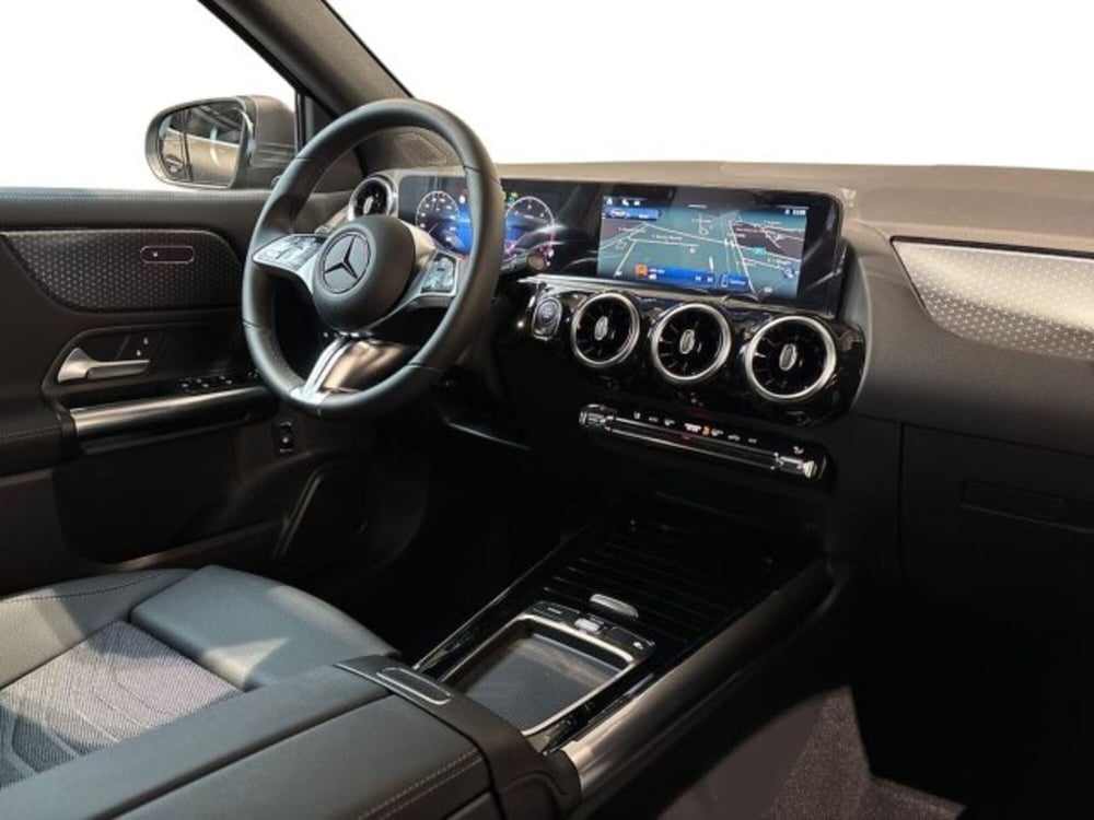 Mercedes-Benz GLA SUV nuova a Bologna (15)