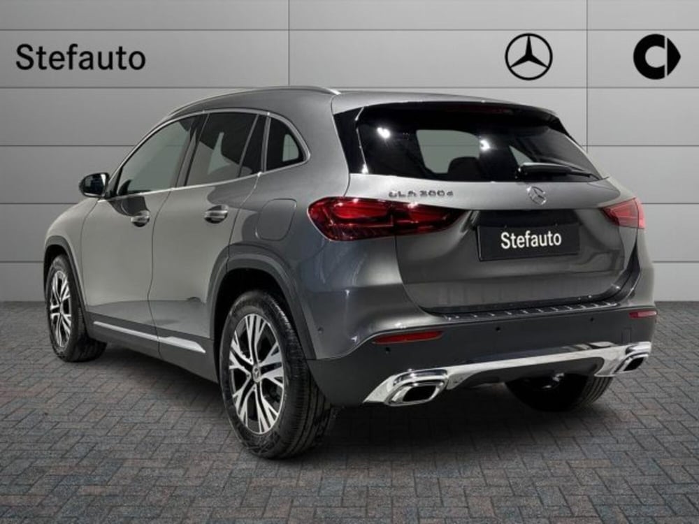 Mercedes-Benz GLA SUV nuova a Bologna (5)