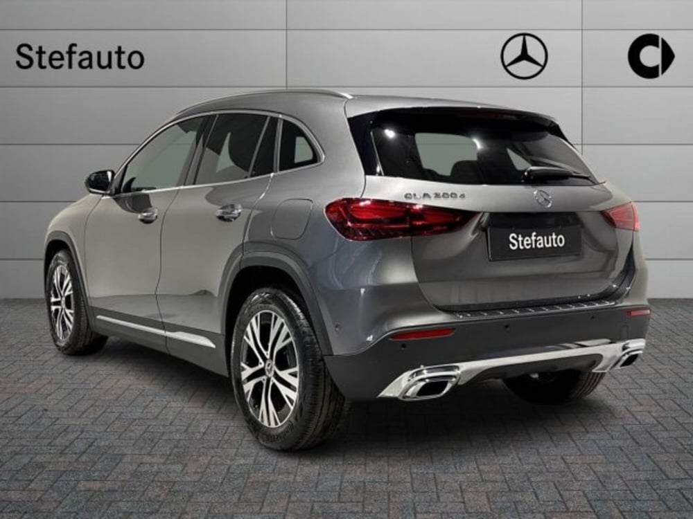 Mercedes-Benz GLA SUV nuova a Bologna (5)
