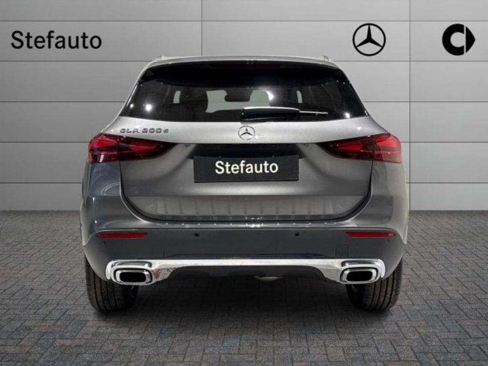 Mercedes-Benz GLA SUV nuova a Bologna (6)