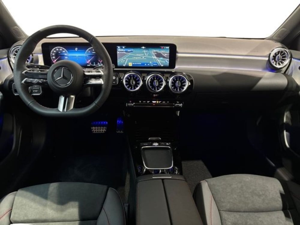 Mercedes-Benz Classe A Sedan nuova a Bologna (13)