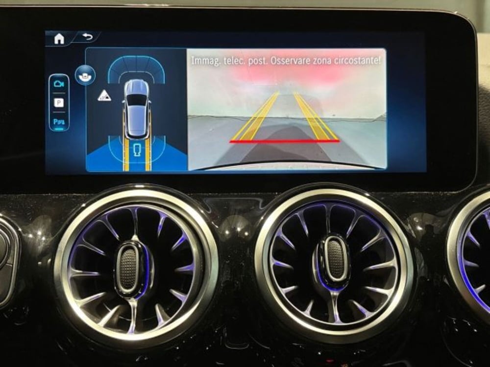 Mercedes-Benz GLA SUV nuova a Bologna (12)