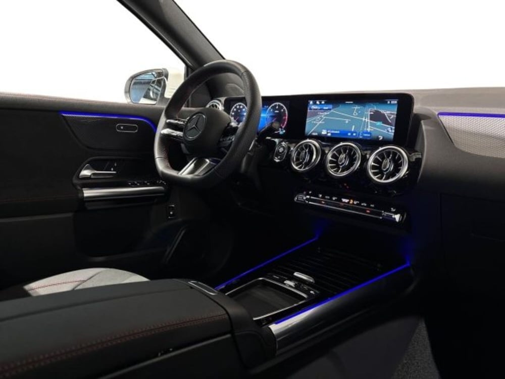 Mercedes-Benz GLA SUV nuova a Bologna (15)