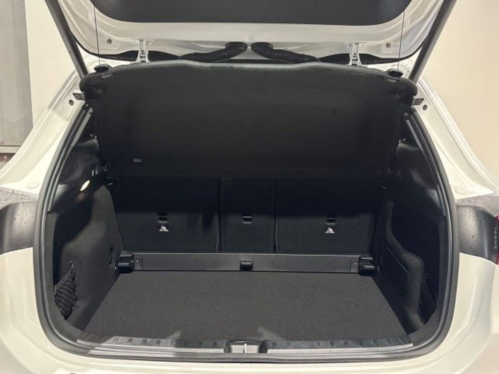 Mercedes-Benz GLA SUV nuova a Bologna (7)