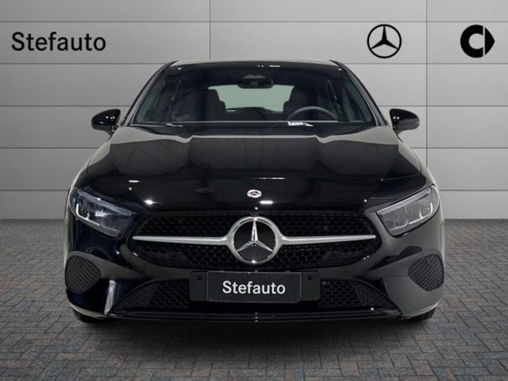 Mercedes-Benz Classe A Sedan nuova a Bologna (4)
