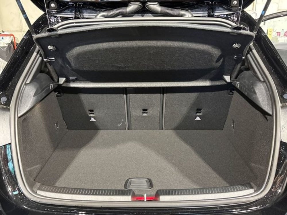 Mercedes-Benz Classe A Sedan nuova a Bologna (7)