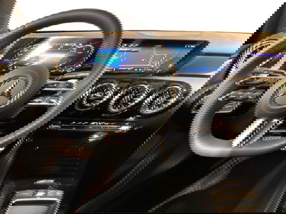 Mercedes-Benz Classe A Sedan nuova a Bologna (14)