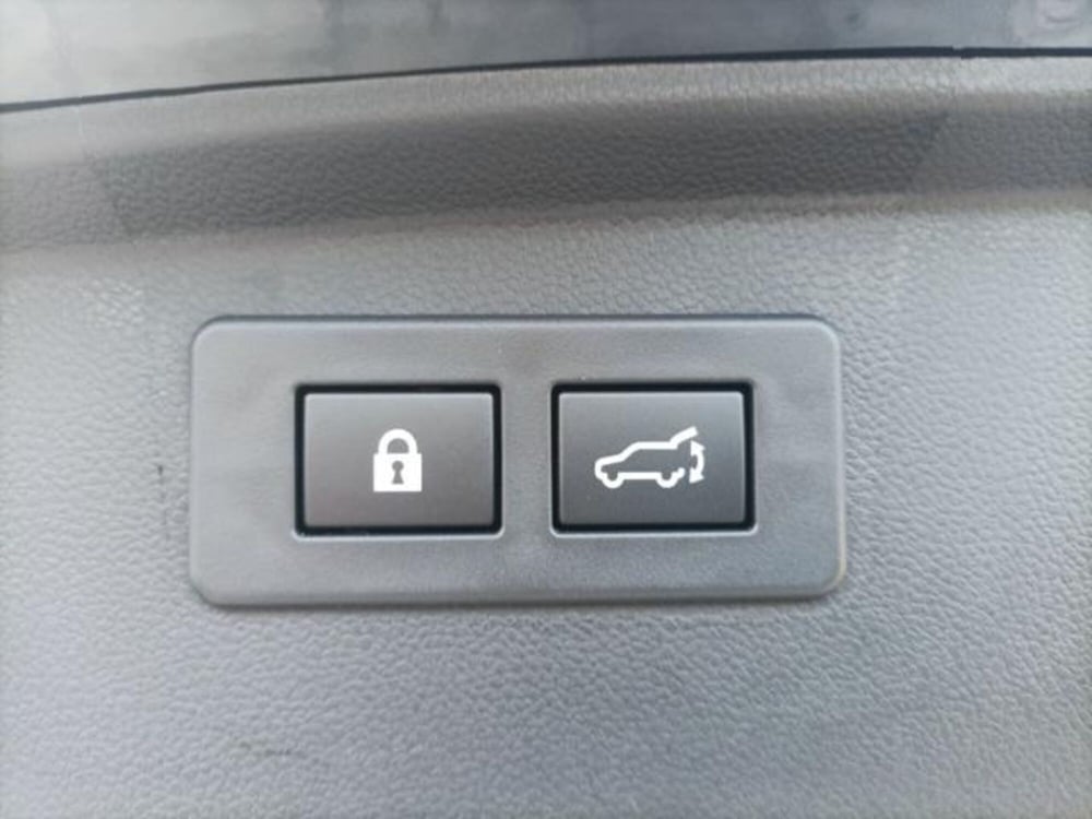 Subaru Outback nuova a Milano (18)