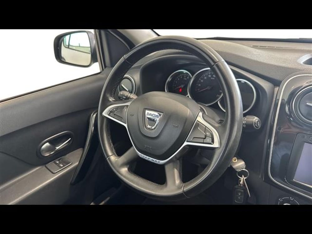Dacia Sandero usata a Viterbo (12)