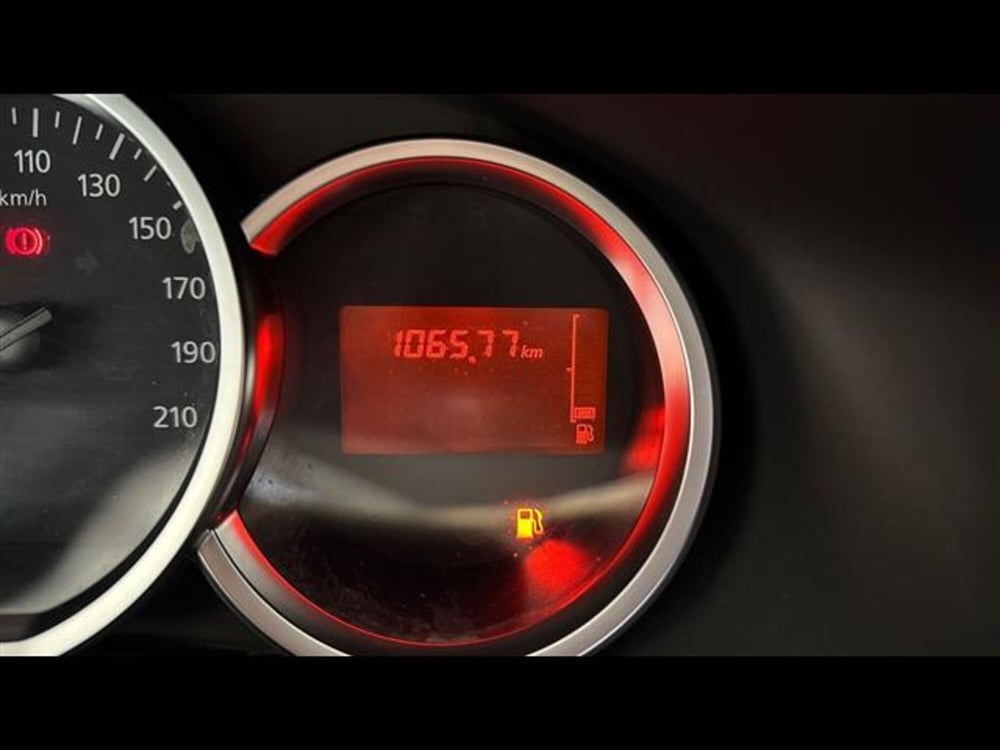 Dacia Sandero usata a Viterbo (13)