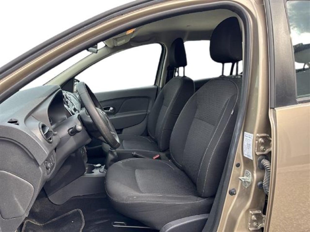 Dacia Sandero usata a Torino (11)