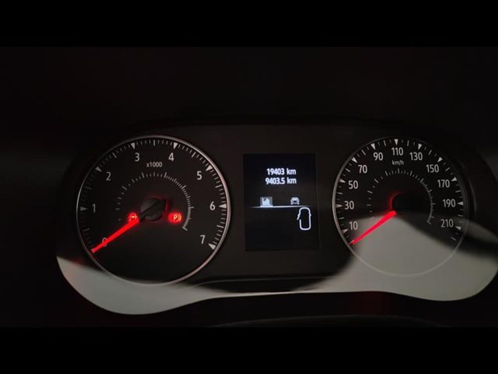 Dacia Sandero usata a Milano (14)