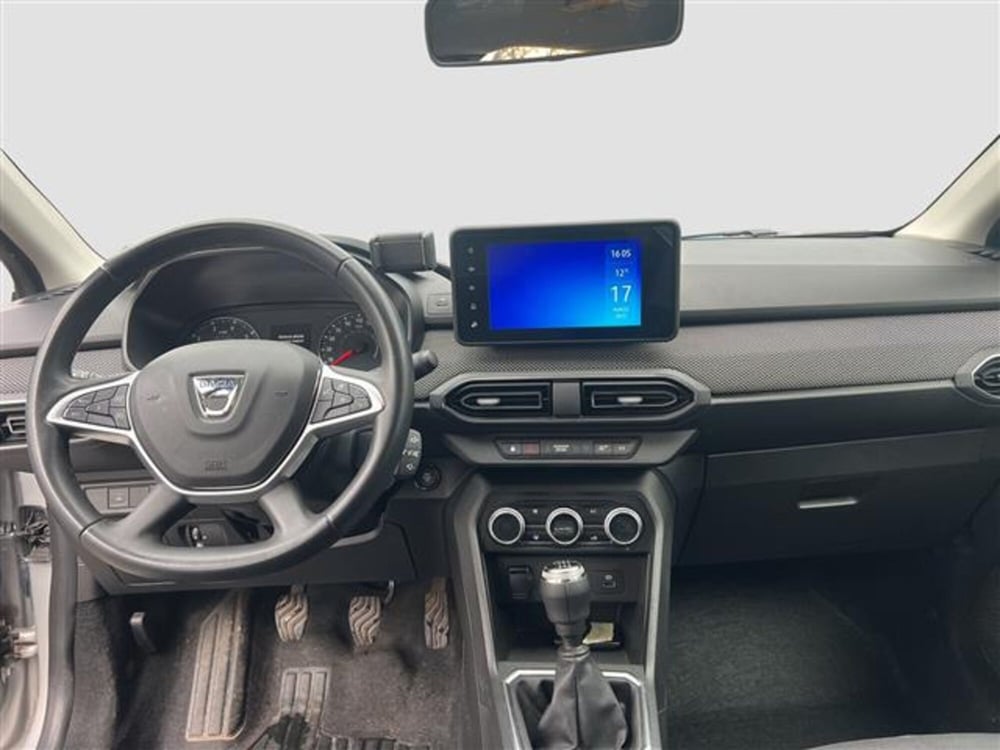 Dacia Jogger usata a Roma (10)