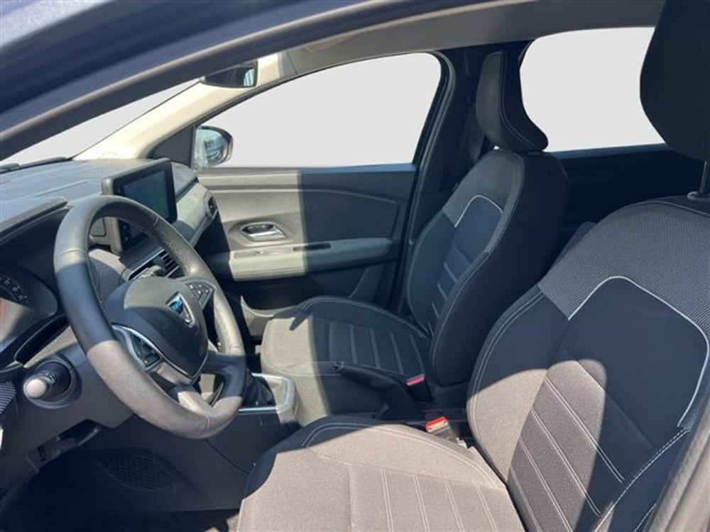 Dacia Jogger usata a Roma (14)
