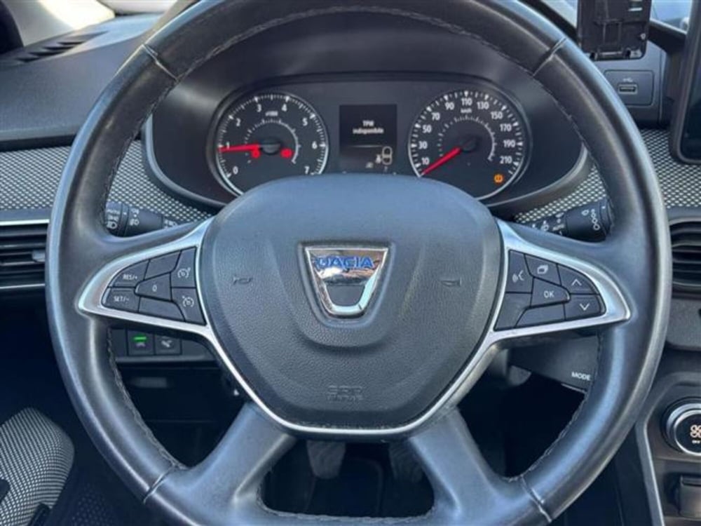 Dacia Jogger usata a Livorno (11)