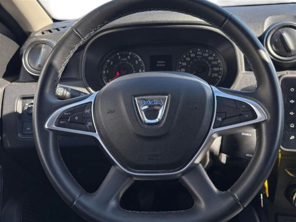 Dacia Duster usata a Livorno (11)