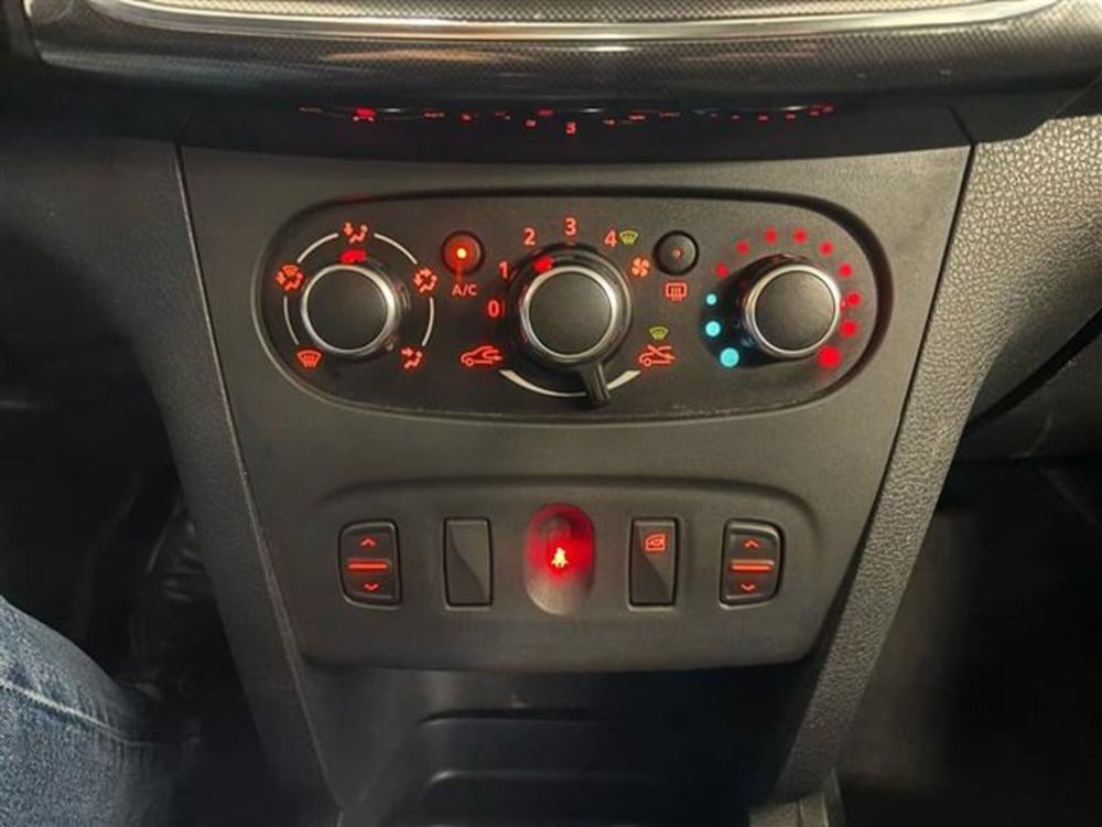 Dacia Logan usata a Siena (5)