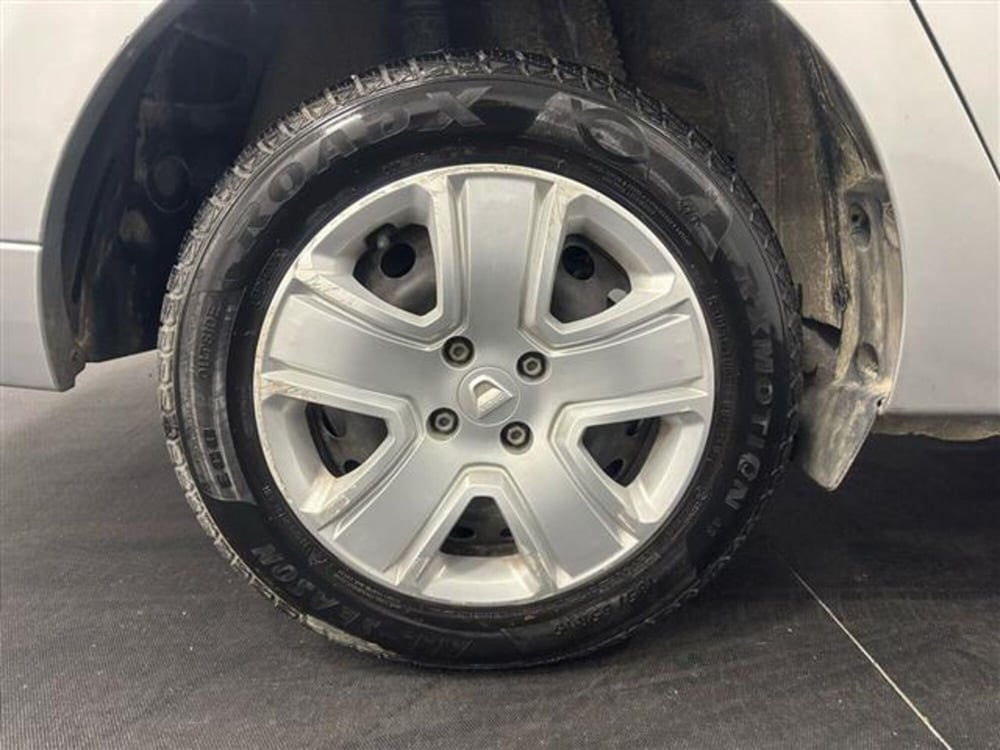 Dacia Logan usata a Siena (6)
