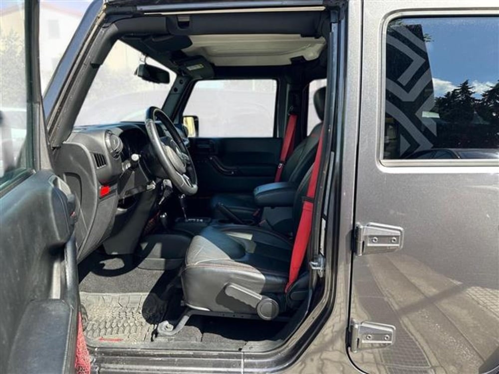 Jeep Wrangler Unlimited usata a Livorno (9)