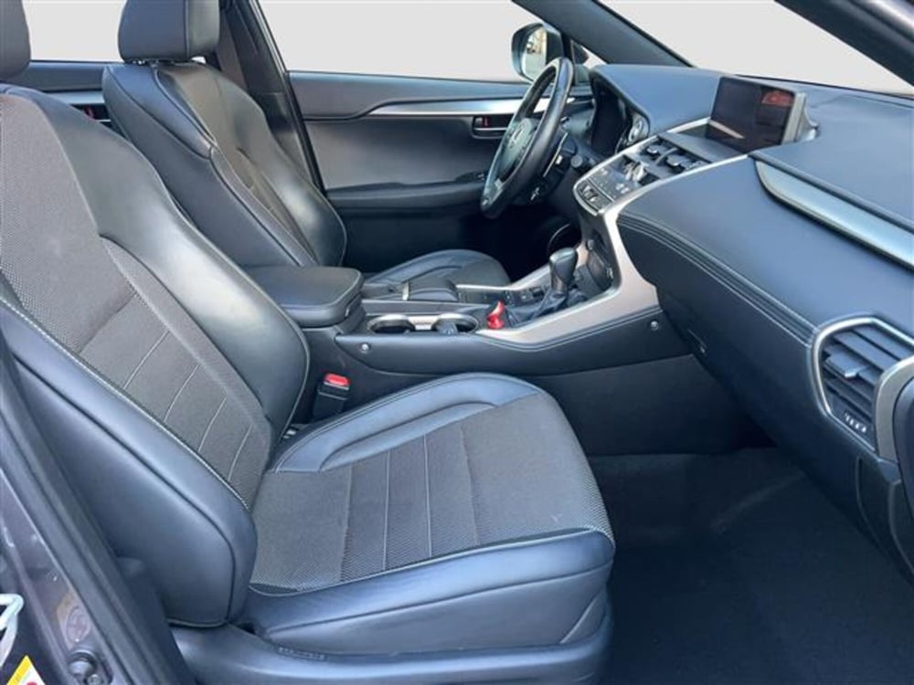 Lexus NX usata a Roma (15)