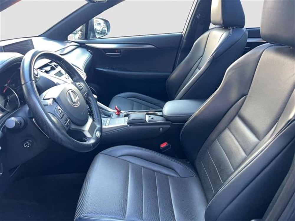 Lexus NX usata a Roma (9)