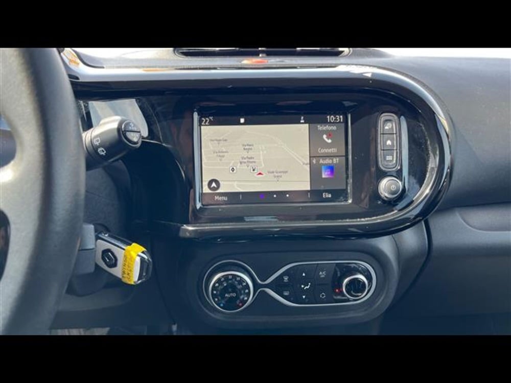 Renault Twingo usata a Lecce (9)