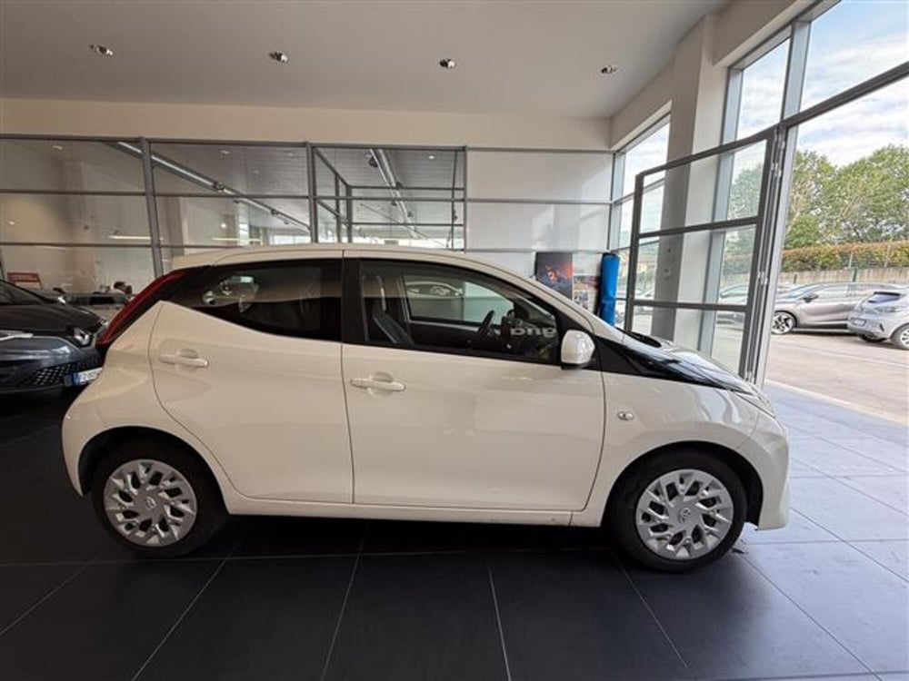Toyota Aygo X usata a Cosenza (12)