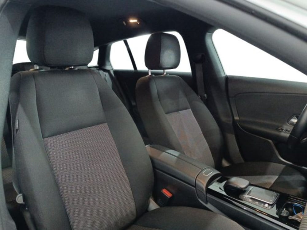 Mercedes-Benz CLA Shooting Brake usata a Catania (10)