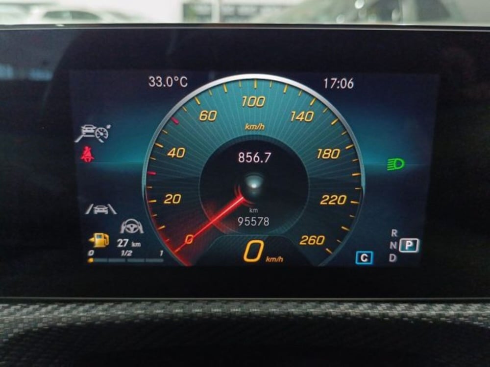 Mercedes-Benz CLA Shooting Brake usata a Catania (16)