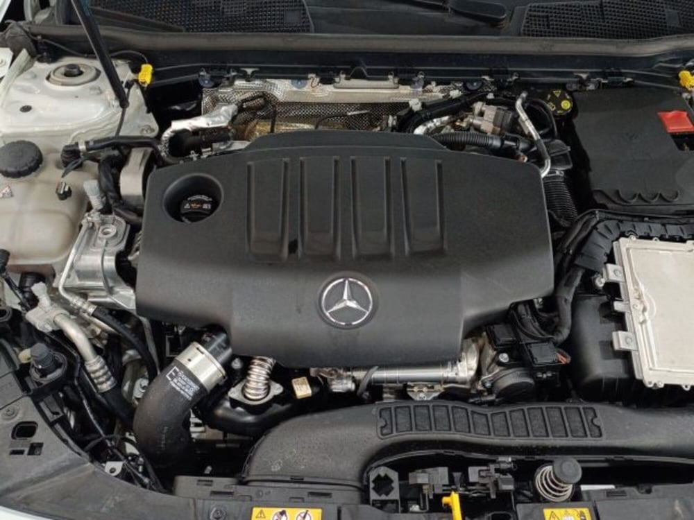 Mercedes-Benz CLA Shooting Brake usata a Catania (18)