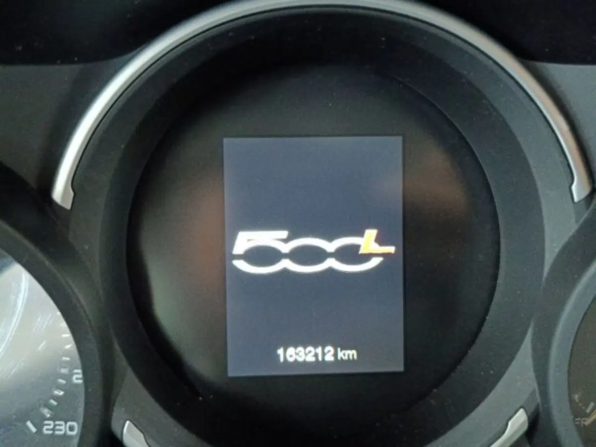 Fiat 500L usata a Catania (15)