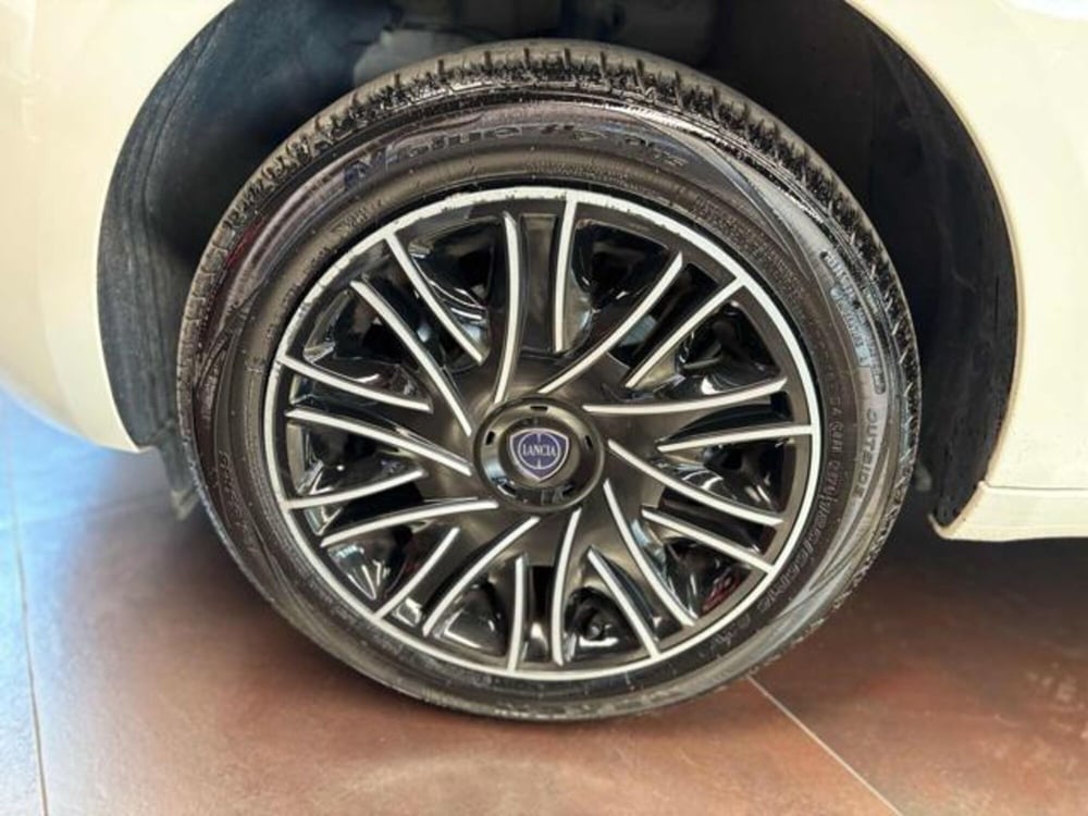 Lancia Ypsilon usata a Pesaro-Urbino (4)