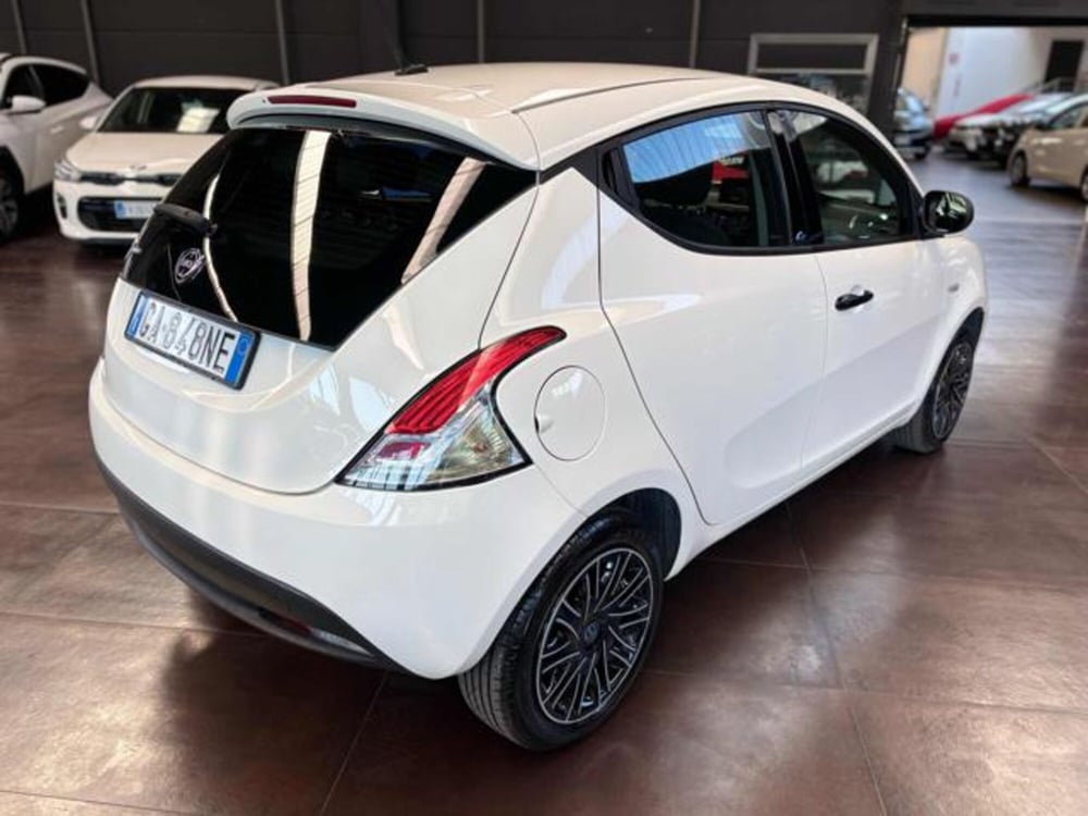 Lancia Ypsilon usata a Pesaro-Urbino (6)