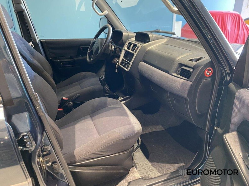 Mitsubishi Pajero usata a Bari (14)