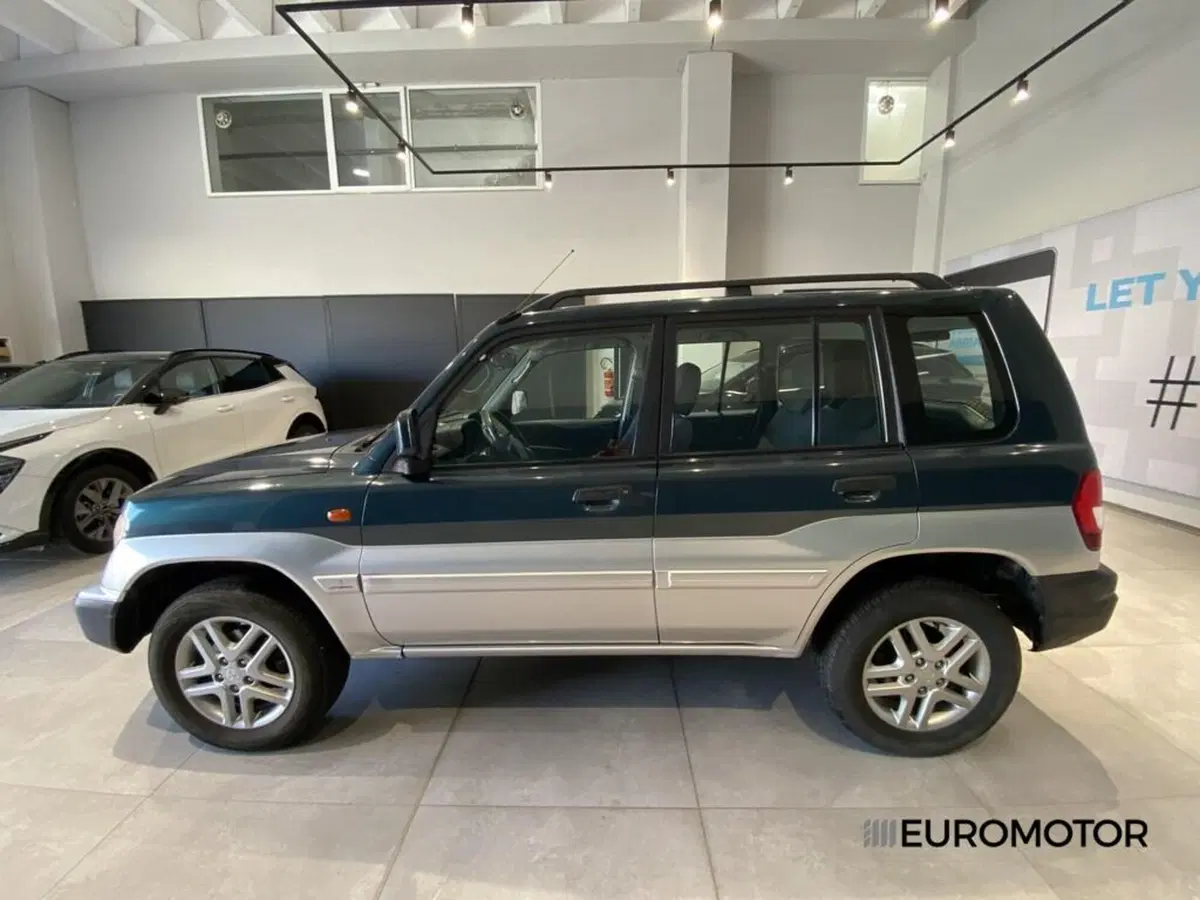 Mitsubishi Pajero usata a Bari (8)
