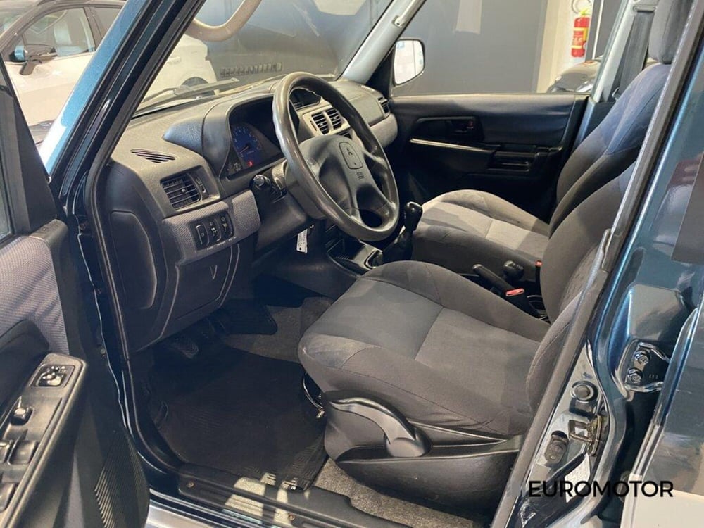 Mitsubishi Pajero usata a Bari (9)