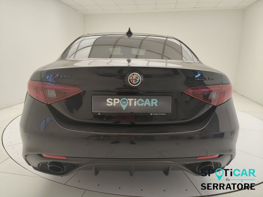 Alfa Romeo Giulia usata a Como (6)