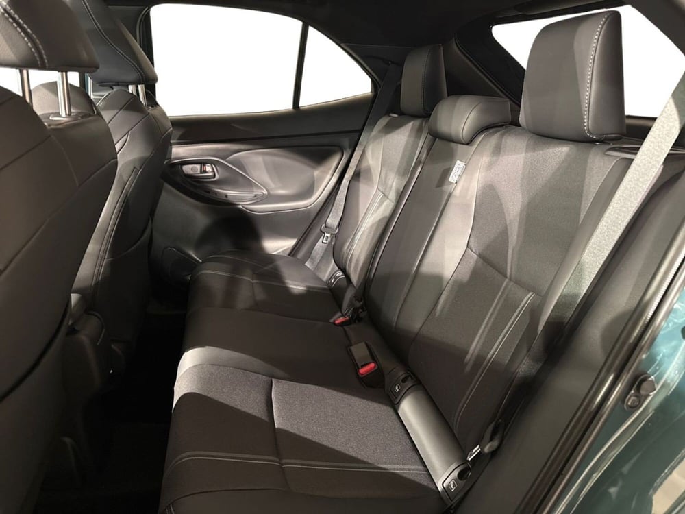 Toyota Yaris Cross nuova a Lecco (9)