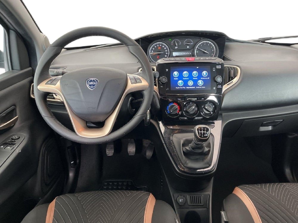 Lancia Ypsilon usata a Torino (11)