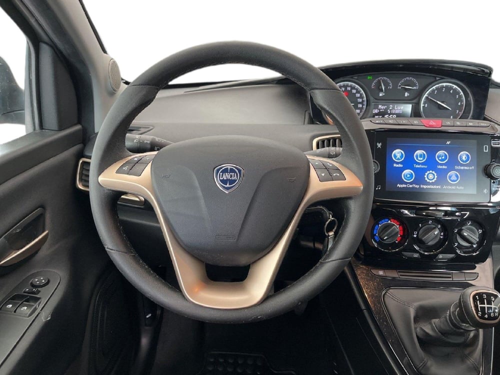 Lancia Ypsilon usata a Torino (12)