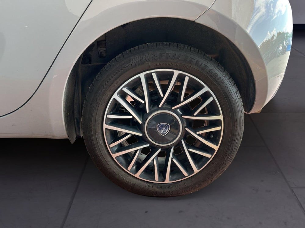 Lancia Ypsilon usata a Torino (8)