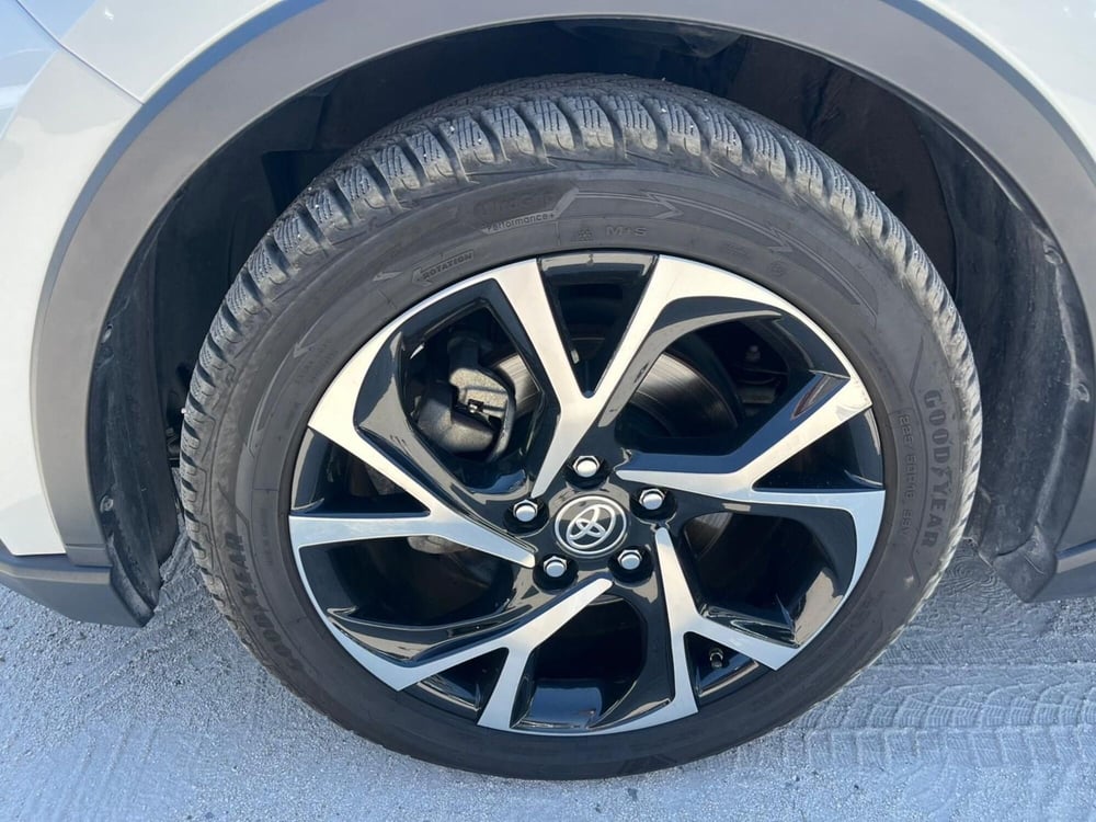 Toyota Toyota C-HR usata a Milano (11)