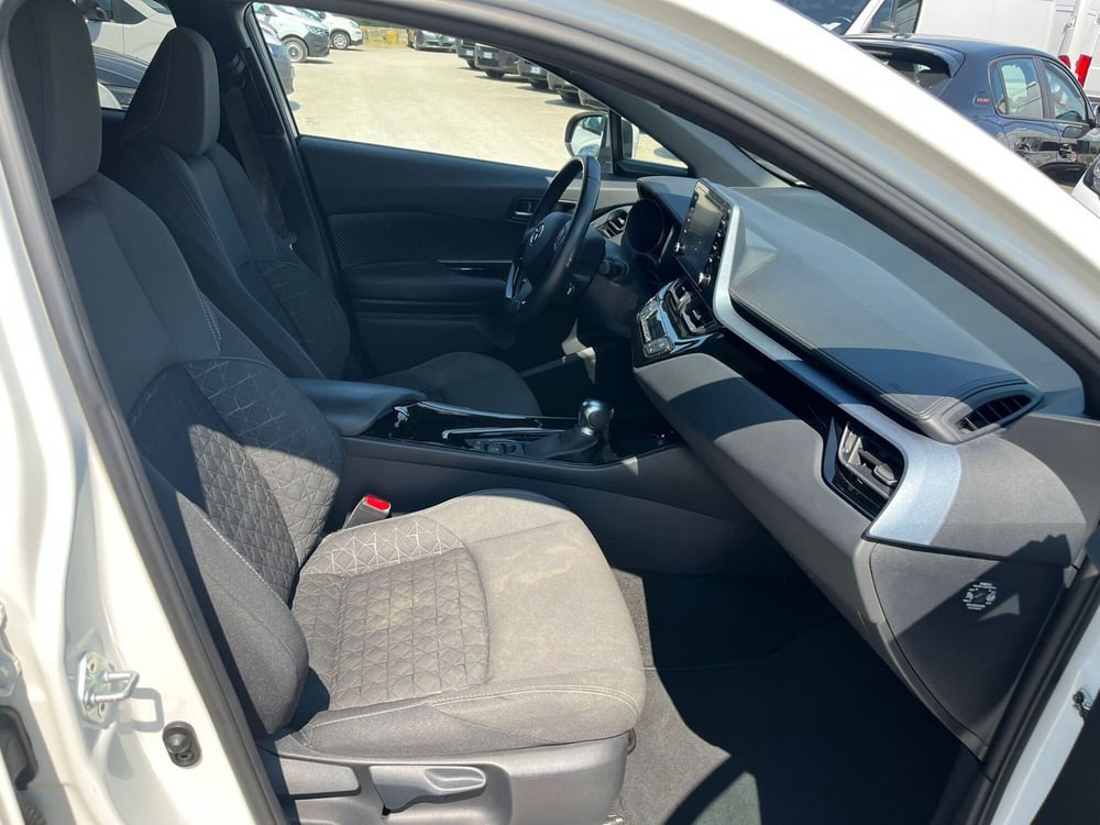 Toyota Toyota C-HR usata a Milano (13)