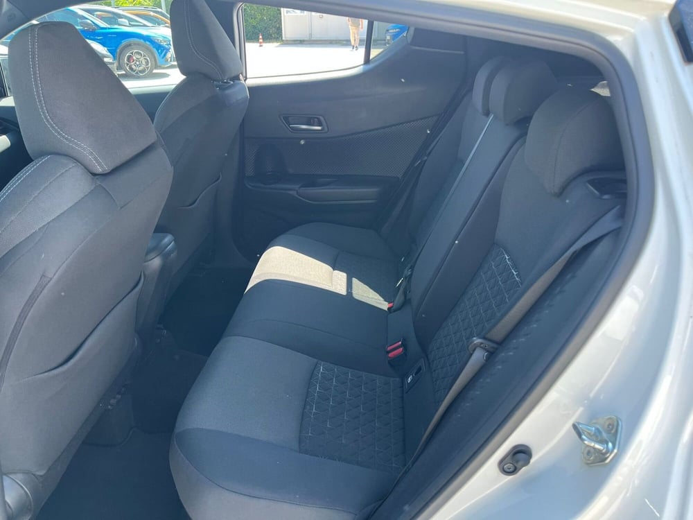 Toyota Toyota C-HR usata a Milano (14)