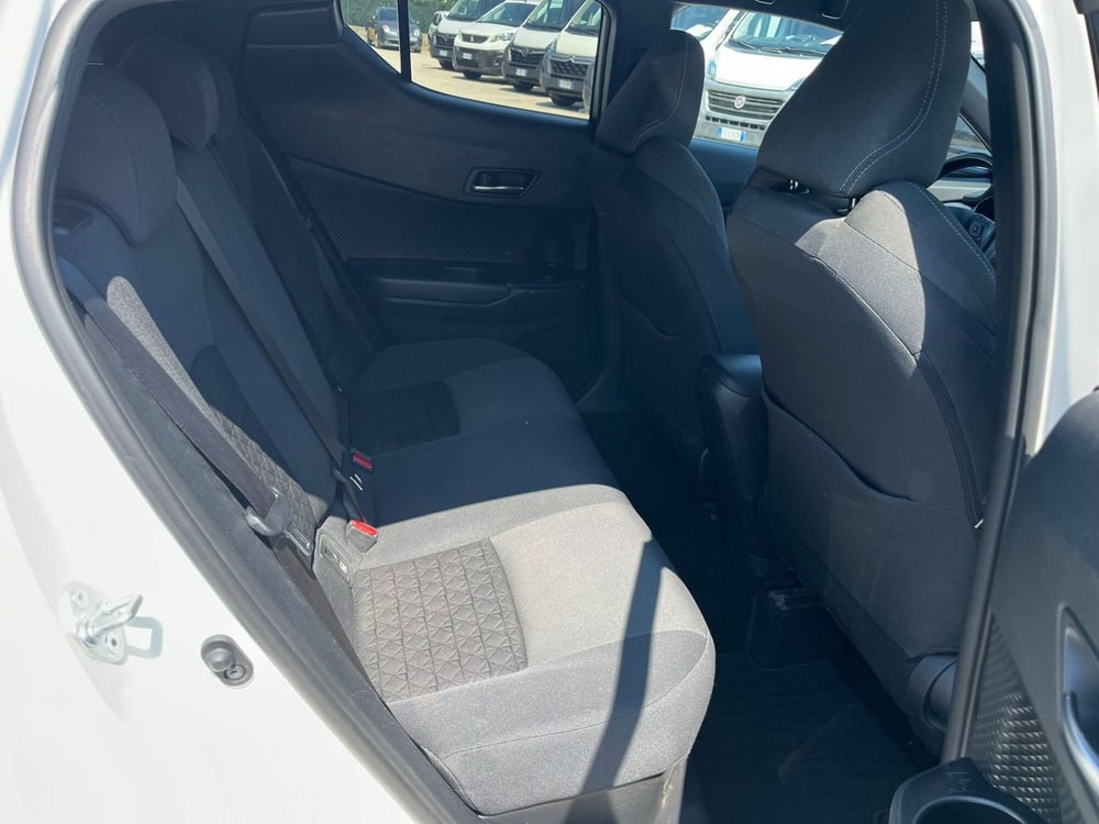 Toyota Toyota C-HR usata a Milano (15)